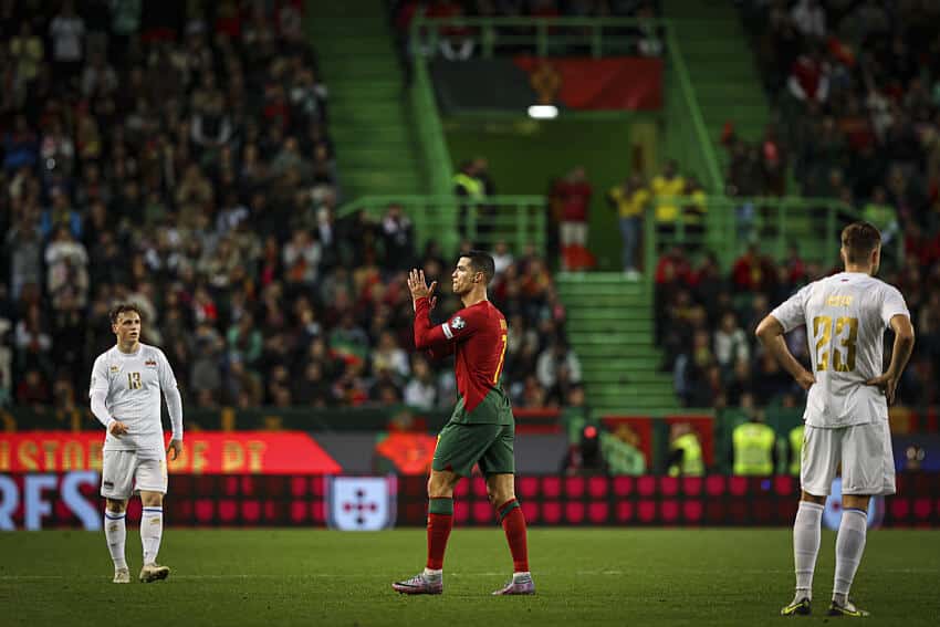 Cristiano Ronaldo fecha a porta do regresso ao Sporting CP