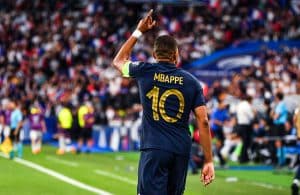 Futuro de Mbappé no Real Madrid decide-se nos próximos dias
